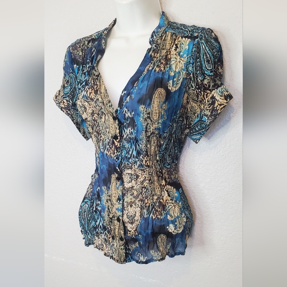 Elegant Blue Paisley Women's Top - Picture 3 of 9
